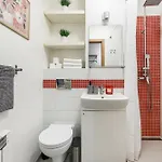 Lumina Stylish 2-room In 아파트