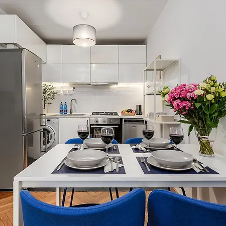 Lumina Stylish 2-room In 아파트 *